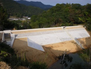 新池（三百瀬）地区堤体改修工事